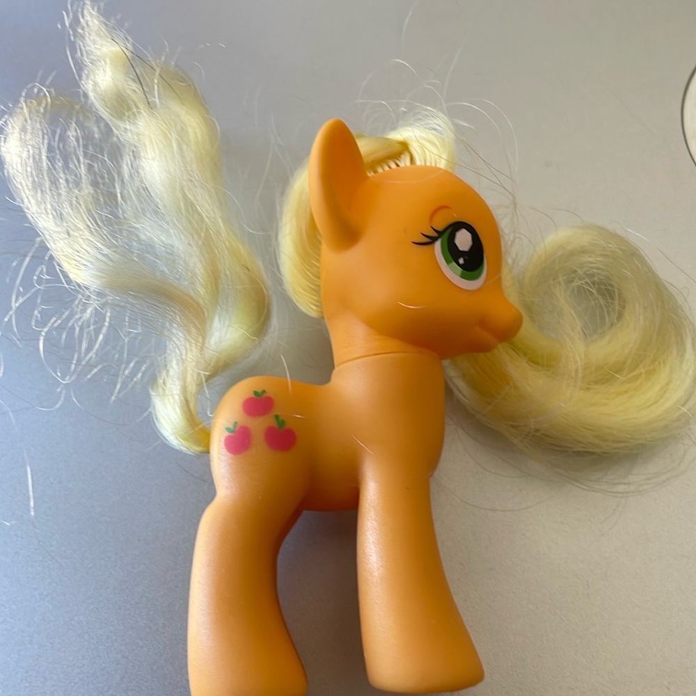 My Little Pony Applejack Figure 2010